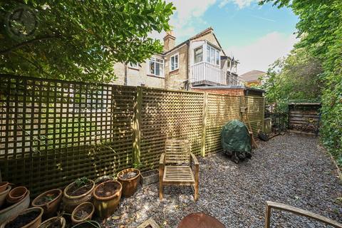 134 Lavender Avenue, Mitcham, CR4 3HP