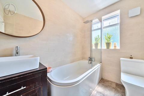 134 Lavender Avenue, Mitcham, CR4 3HP