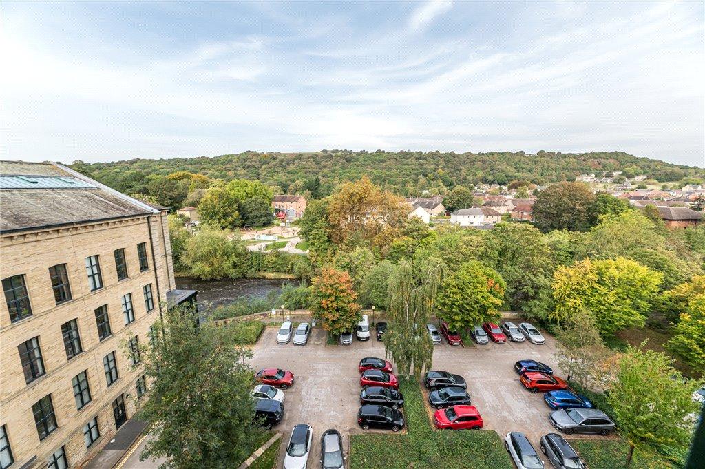 Riverside Court