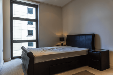 2 bedroom apartment for sale, South Quay Square, London, E14