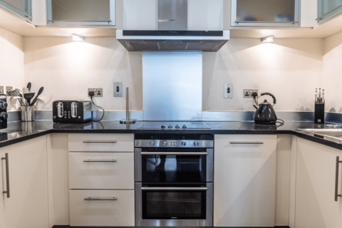 2 bedroom apartment for sale, South Quay Square, London, E14