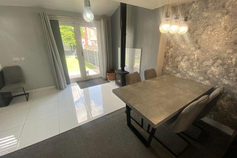 28 Ashton Crescent, Chadderton, Oldham, OL9 8HE