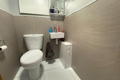 28 Ashton Crescent, Chadderton, Oldham, OL9 8HE