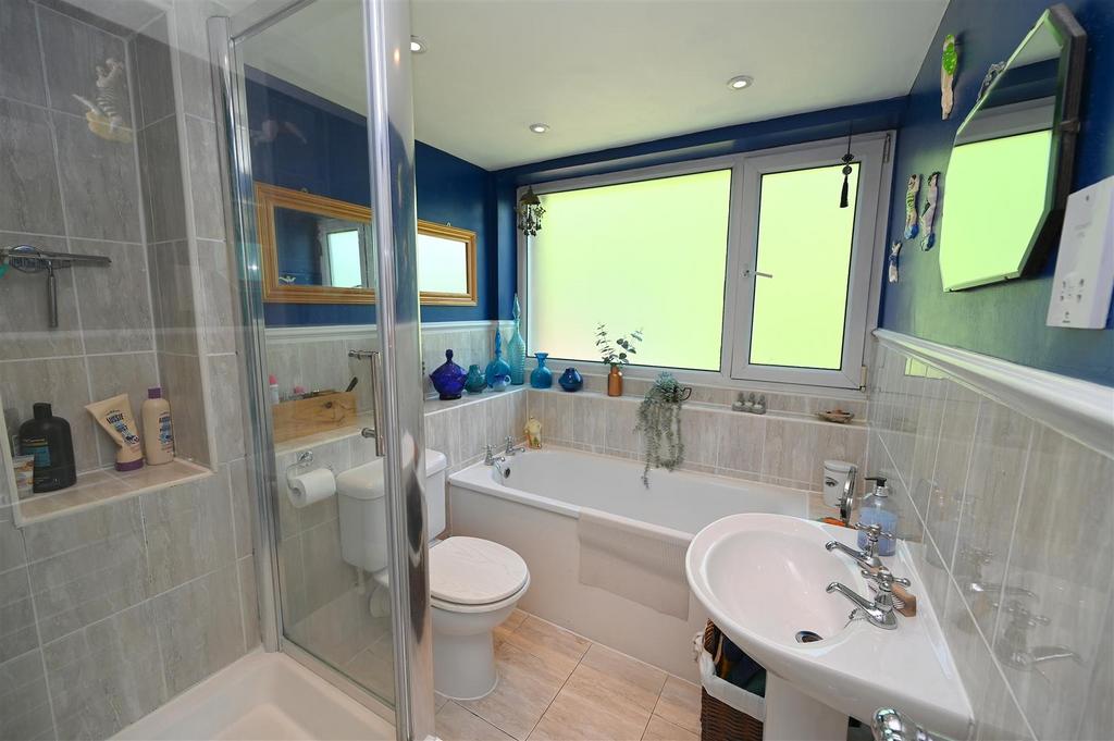 Bathroom.JPG