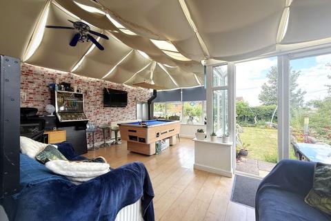 3 bedroom detached house for sale, Jean Drive, Leicester, LE4