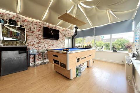 3 bedroom detached house for sale, Jean Drive, Leicester, LE4