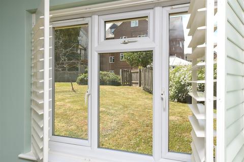 1 bedroom terraced bungalow for sale, Woodlands Road, Redhill, Surrey