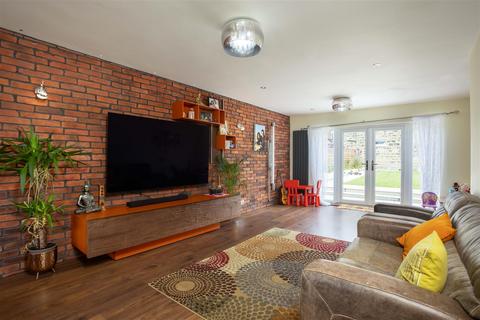 4 bedroom detached house for sale, Ash Hill Gardens, Leeds LS17