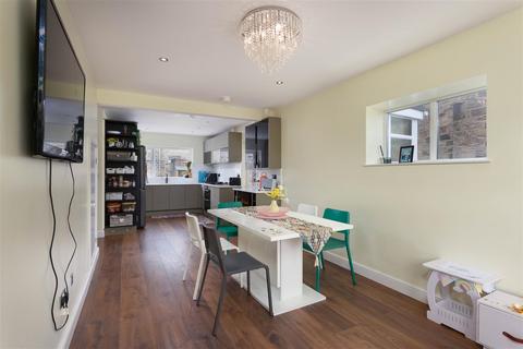 4 bedroom detached house for sale, Ash Hill Gardens, Leeds LS17