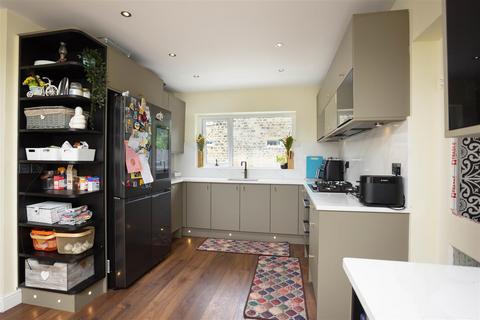 4 bedroom detached house for sale, Ash Hill Gardens, Leeds LS17