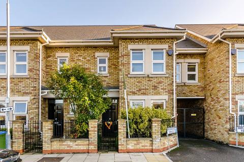 3, Brunswick Terrace Banchory Road, London, SE3 8AL