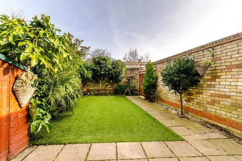 3, Brunswick Terrace Banchory Road, London, SE3 8AL