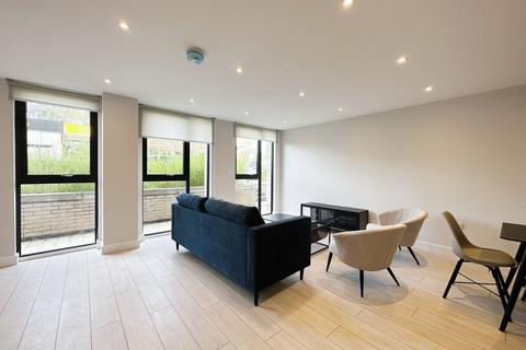 3 bedroom maisonette to rent, Duncan Street, Salford, M5