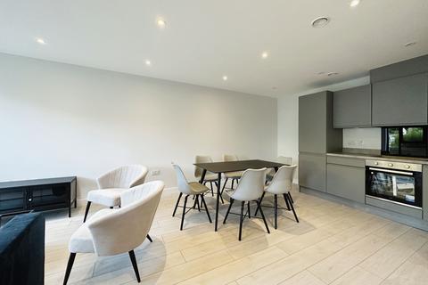 3 bedroom maisonette to rent, Duncan Street, Salford, M5