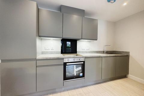 3 bedroom maisonette to rent, Duncan Street, Salford, M5