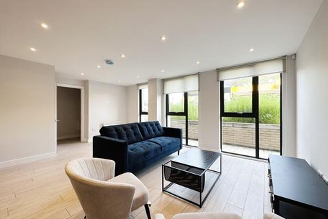 3 bedroom maisonette to rent, Duncan Street, Salford, M5