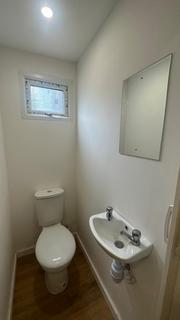 Studio to rent, Grays Inn Road, London WC1X