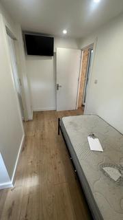 Studio to rent, Grays Inn Road, London WC1X
