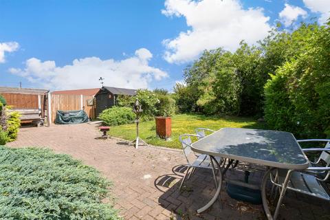 2 bedroom detached bungalow for sale, First Avenue, Wickford, Essex