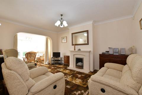 2 bedroom detached bungalow for sale, First Avenue, Wickford, Essex