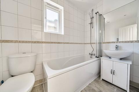 6 Yeats Close, London, W7 1NE