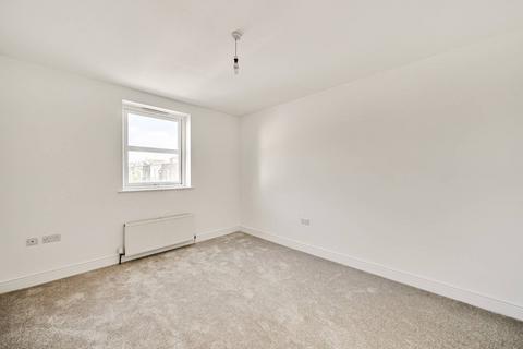6 Yeats Close, London, W7 1NE
