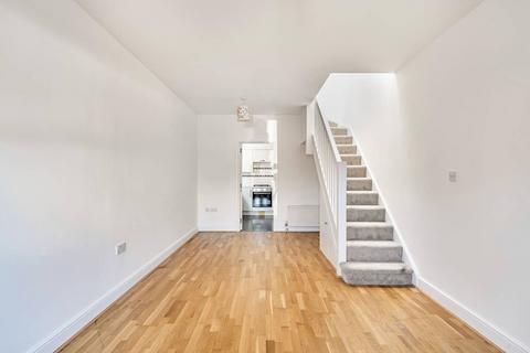 6 Yeats Close, London, W7 1NE