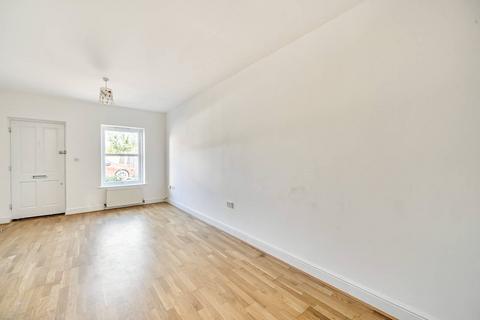 6 Yeats Close, London, W7 1NE