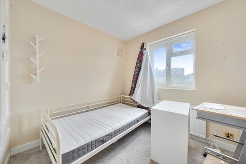 20 Frogmore Gardens, Hayes, UB4 8AN