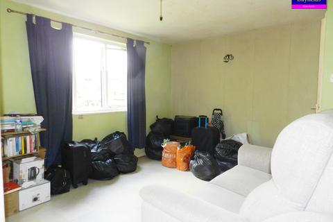 Studio for sale, Woodfield Close, Enfield EN1