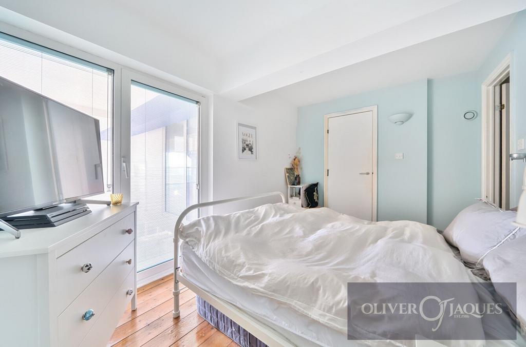 Apartment in London, London Borough of Tower Hamlets - View 4