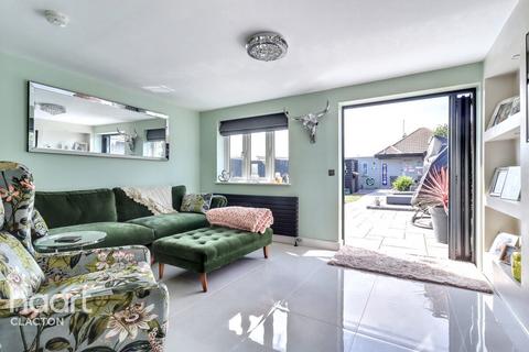 2 bedroom semi-detached bungalow for sale, The Avenue, Clacton-On-Sea