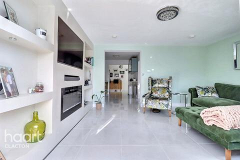 2 bedroom semi-detached bungalow for sale, The Avenue, Clacton-On-Sea