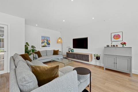 9 Fleece Road, Long Ditton, Surbiton, KT6 5JP