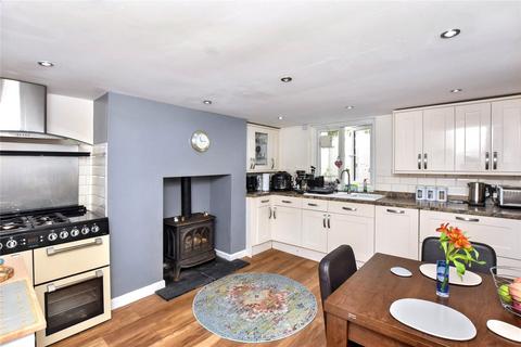 3 bedroom end of terrace house for sale, South Parade, Pudsey, West Yorkshire