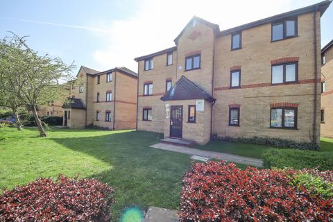 2 bedroom flat for sale, Woodfield Close, Enfield EN1
