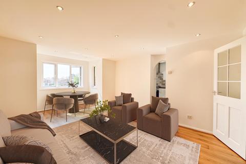 2 bedroom flat for sale, Woodfield Close, Enfield EN1
