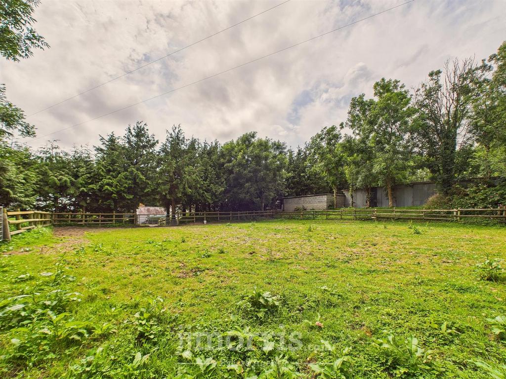 CAM02122 G0-PR0339-STILL009.jpg