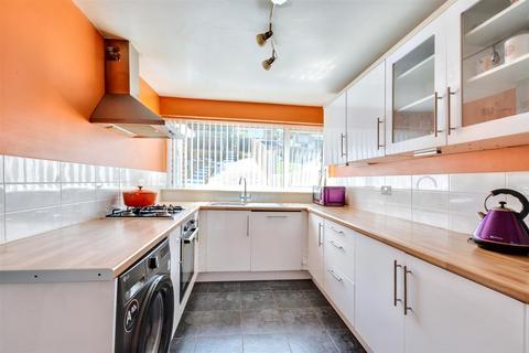 3 bedroom end of terrace house for sale, County Road, Gedling, Nottingham