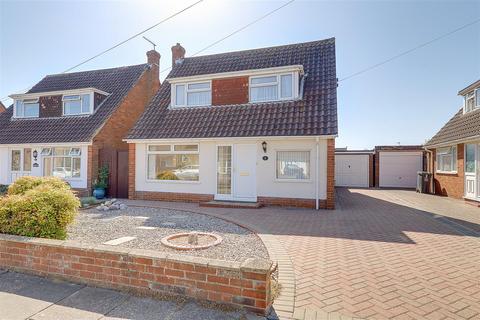 2 bedroom detached house for sale, Silverdale Drive, Sompting, West Sussex, BN15 9SH