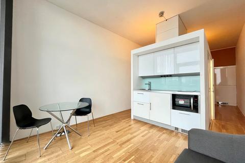 undefined, Abito, Clippers Quay, Salford