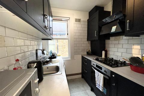 2 bedroom apartment for sale, Woodland Road, London E4