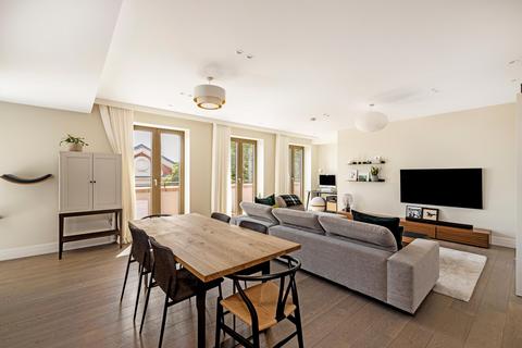 2 bedroom flat for sale, New End, London, NW3