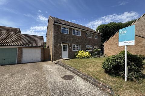 7 Barn Close, Seaford, BN25 3EW