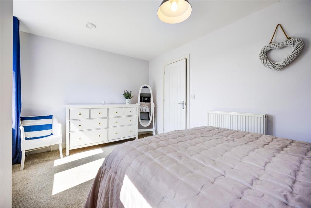 Bed1 03.jpg