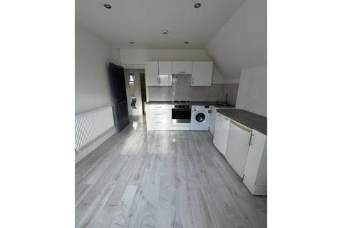 2 bedroom flat to rent, Miskin Street,  CF24 4AQ
