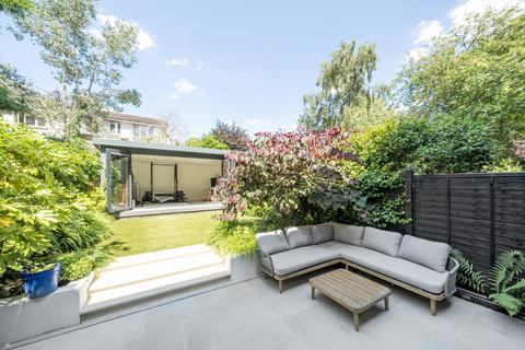 4 bedroom terraced house for sale, Glenton Road, London