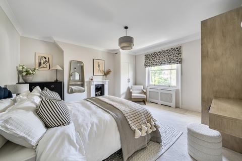 4 bedroom terraced house for sale, Glenton Road, London