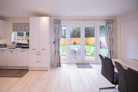 33 Cricketers Grove, Birmingham, B17 8BF