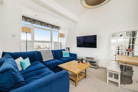 2 bedroom flat for sale, Fulham Palace Road, London SW6